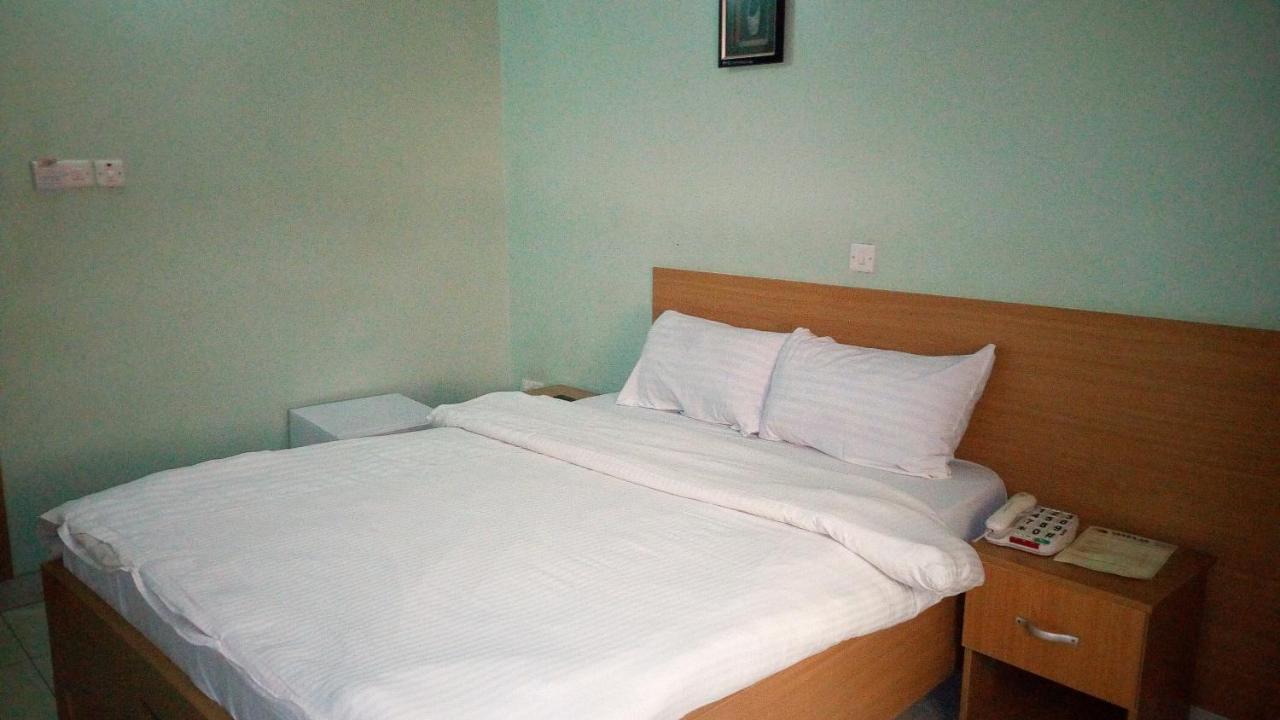 איבאדן Mataan Hotel And Suites מראה חיצוני תמונה