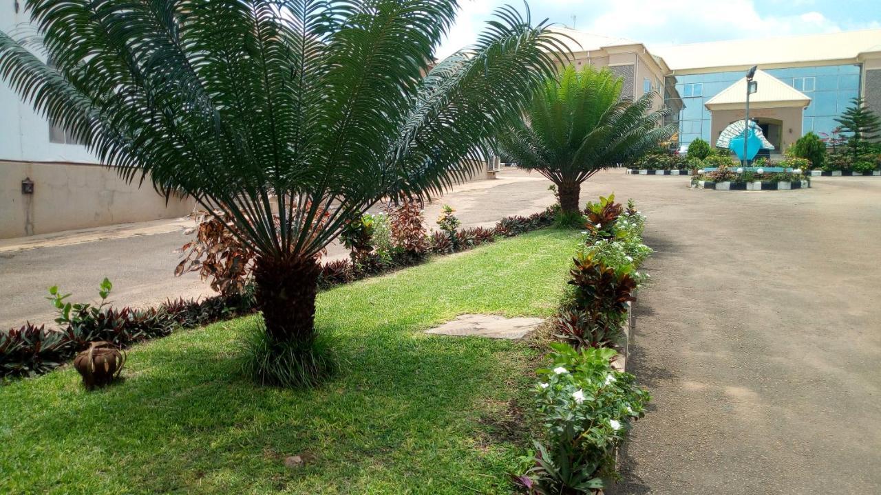 איבאדן Mataan Hotel And Suites מראה חיצוני תמונה